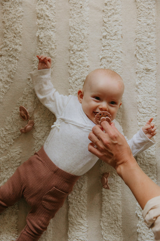 Shop Frigg 6-Pack Silicone Pacifier Box – Safe, Non-Toxic & Sustainable at Babymaxi