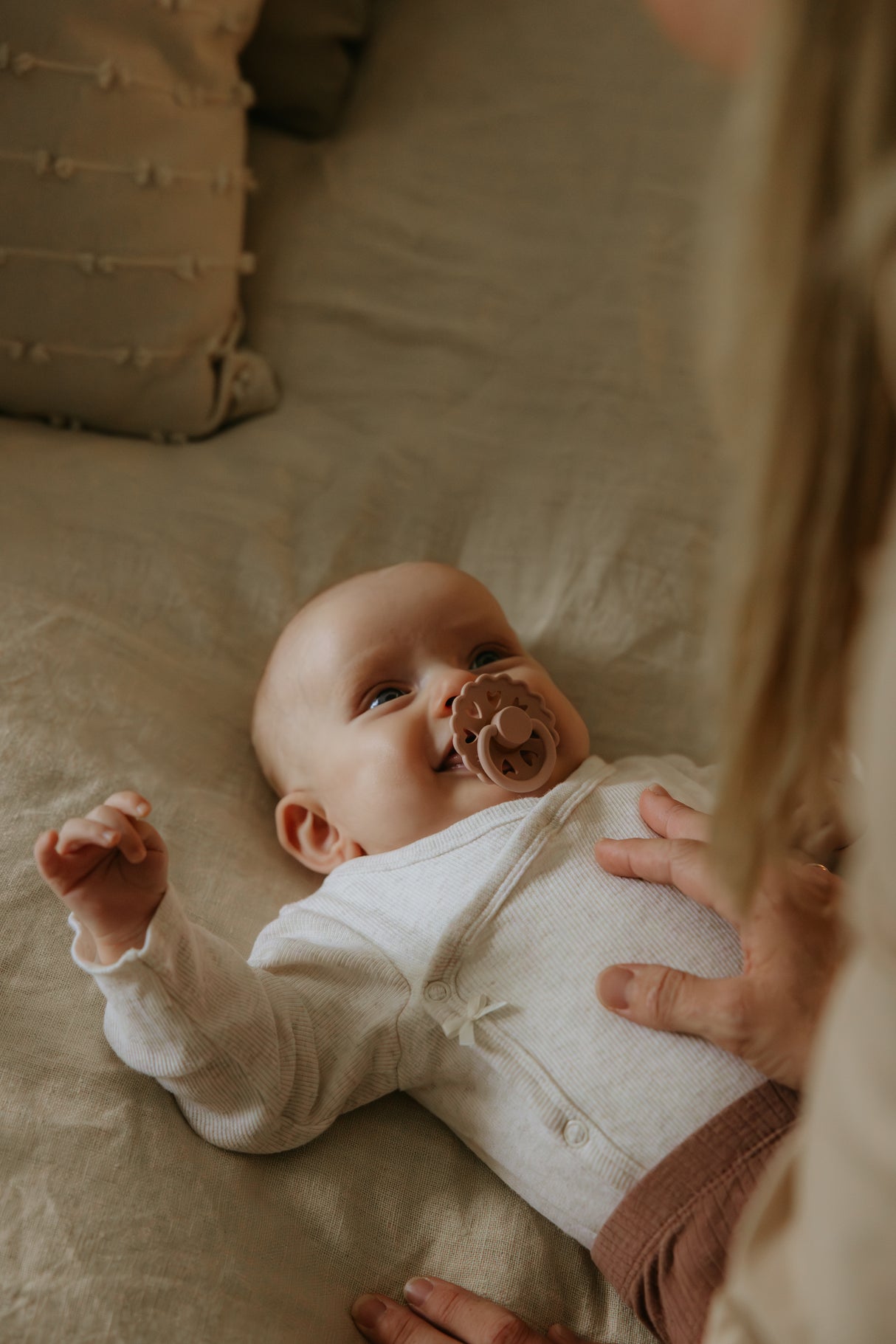 Shop Frigg 6-Pack Silicone Pacifier Box – Safe, Non-Toxic & Sustainable at Babymaxi