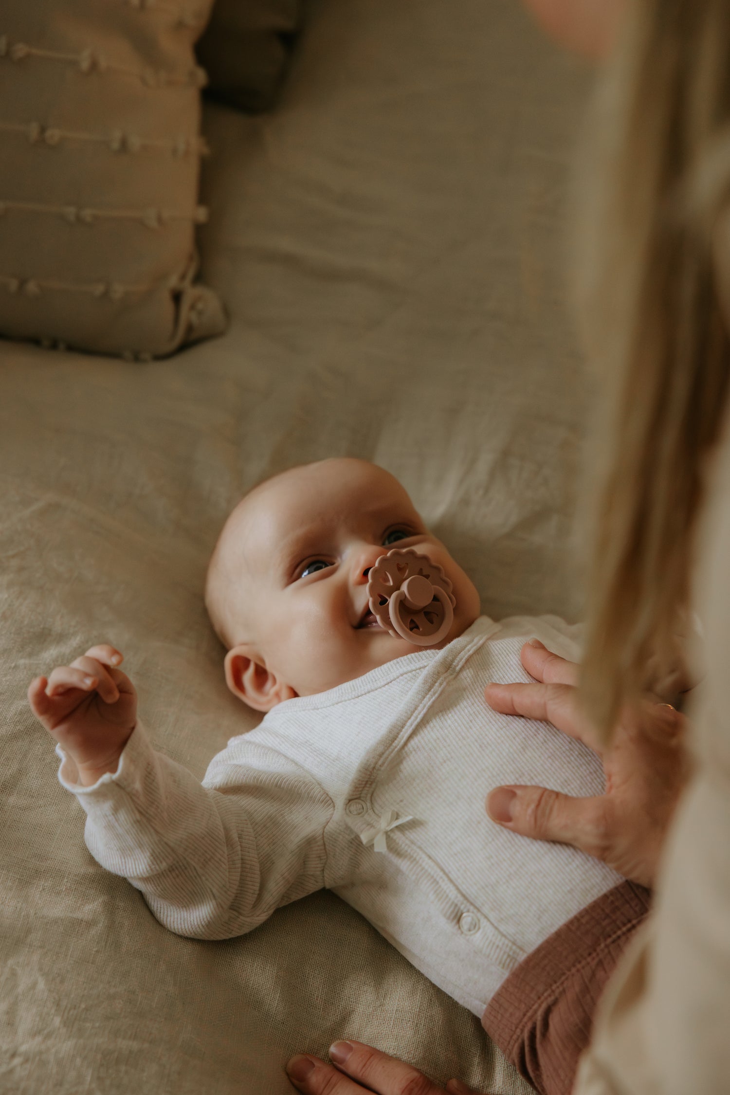 Shop Frigg 6-Pack Silicone Pacifier Box – Safe, Non-Toxic & Sustainable at Babymaxi