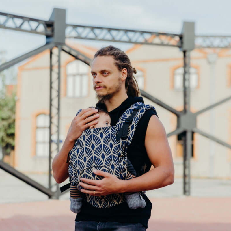 Neko Switch Baby Size - Kidonya Elegance carrier in use with baby, ergonomic and adjustable, designed for comfort | Babymaxi