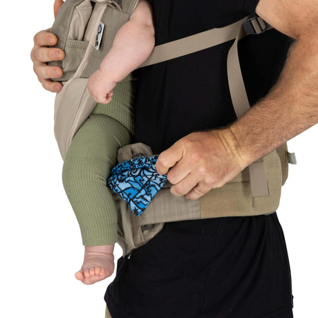 Shop Osprey Poco Soft Child Carrier LT - Tan Concrete at Babymaxi