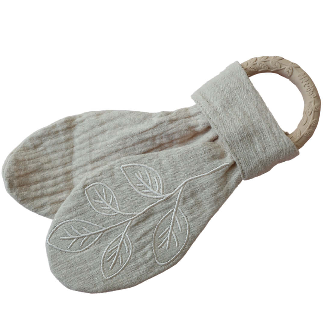 Organic Baby Teether & Activity Toy – Perfect for Carriers, featuring soft muslin and natural rubber | Babymaxi