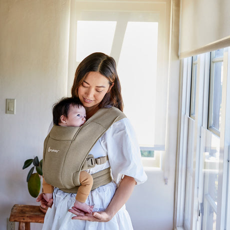 Ergobaby Embrace Soft Olive babycarrier