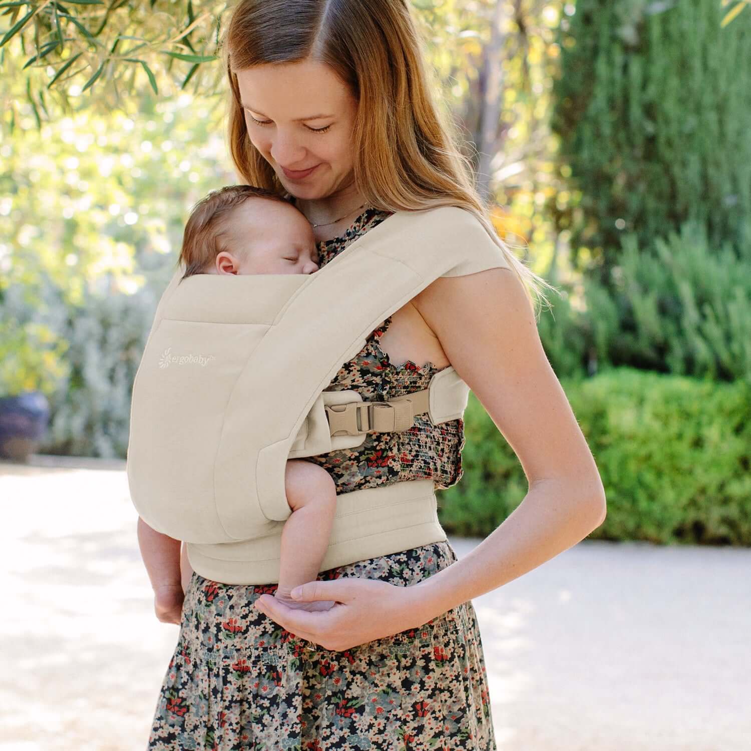 cream ergobaby carrier Ergobaby Embrace