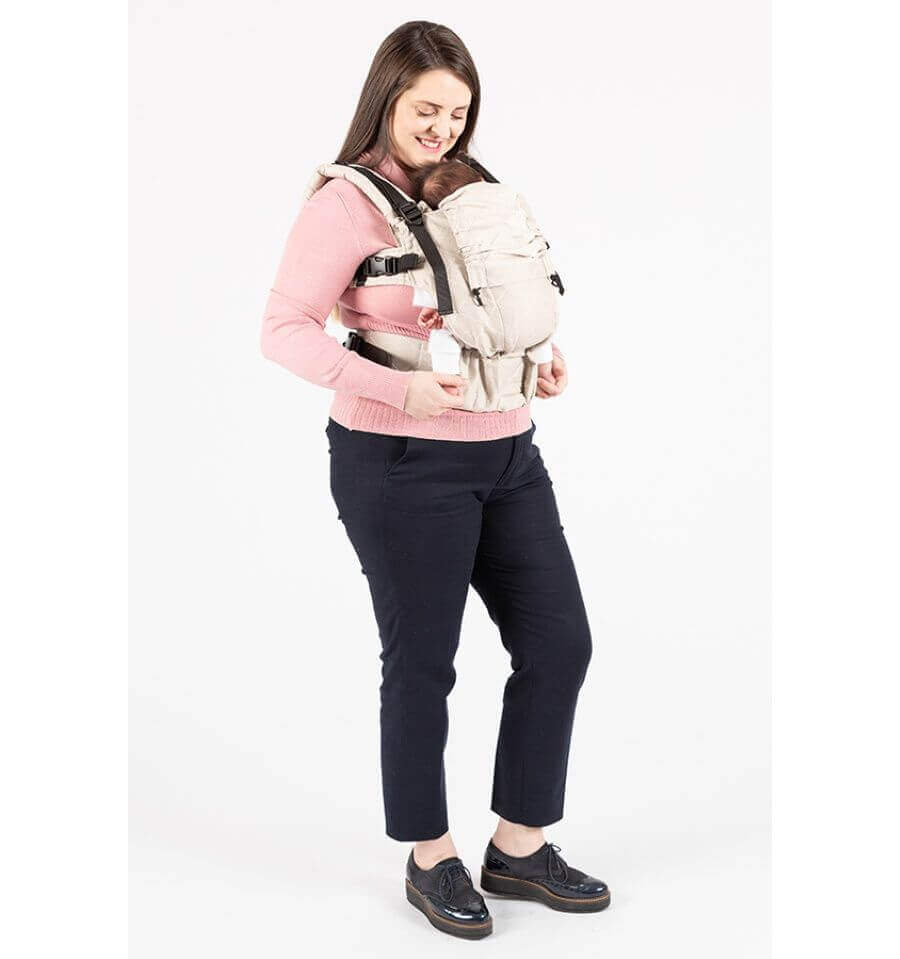 Isara The One - Au Naturel baby carrier in action, supporting child from birth to toddlerhood | Babymaxi