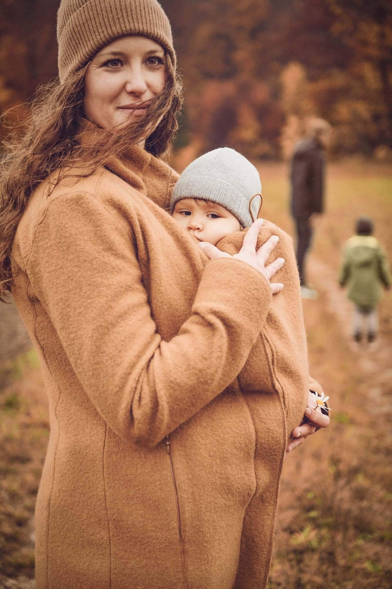 Babywearing coat: Mamalila Eco Wool Oslo - Camel | Babymaxi