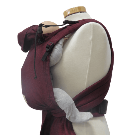 Storchenwiege Talemo Half-Buckle Baby Carrier - Bordeaux in use, showing adjustable straps and a baby | Babymaxi