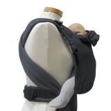 Storchenwiege Talemo Half-Buckle Baby Carrier - Graphite in use with adjustable straps and comfy baby hold | Babymaxi